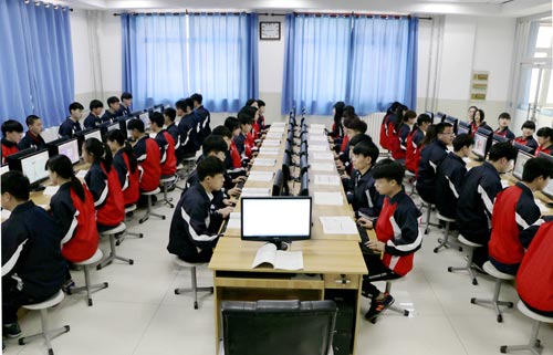 河北商貿(mào)學(xué)校學(xué)校計算機專業(yè)學(xué)生實訓(xùn)