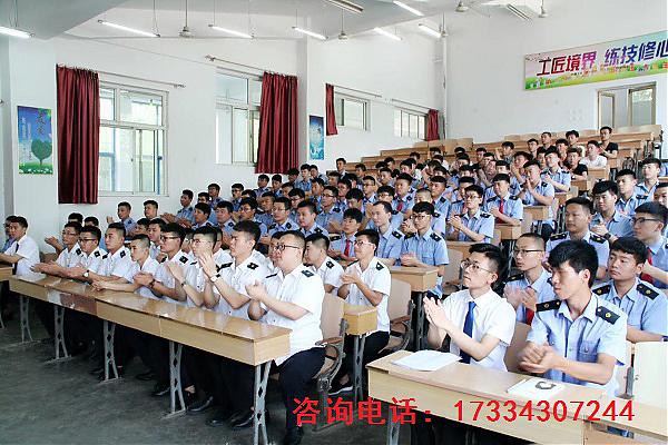 石家莊鐵路技校學生正在上課