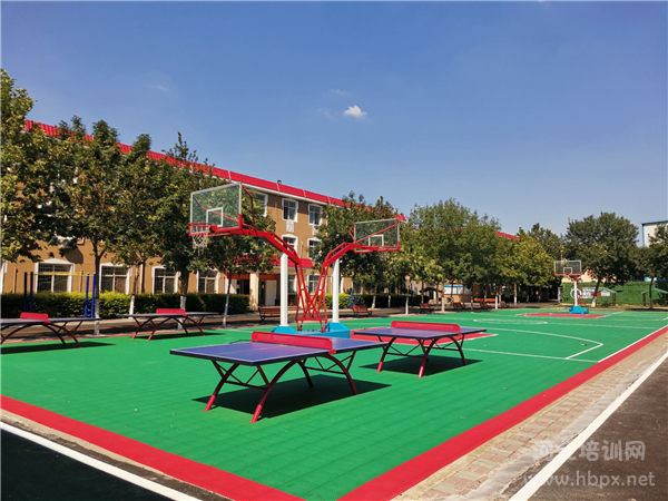 石家莊軍興信息工程中等專業學校操場