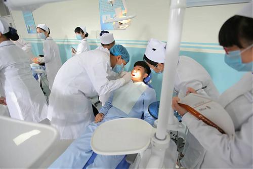 石家莊北方醫學中等專業學校口腔專業實訓課