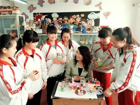 石家莊棉四幼師美工課堂