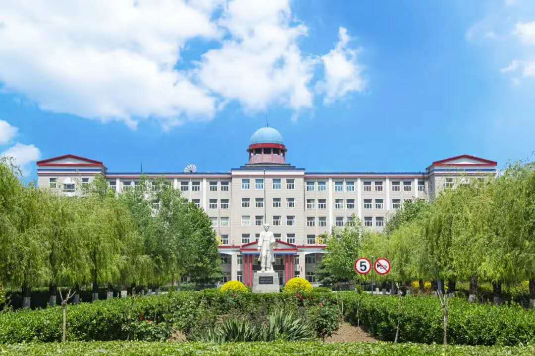 石家莊冀聯(lián)醫(yī)學(xué)院門口